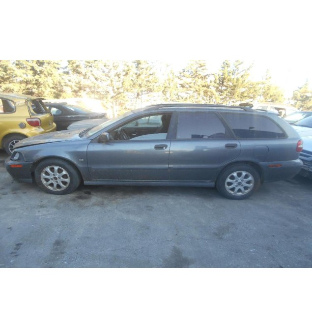 Ολόκληρο Αυτοκίνητο Volvo V40 1.9 D4192T3 2000-2004 (Για ανταλλακτικα)
