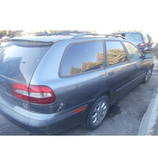 Ολόκληρο Αυτοκίνητο Volvo V40 1.9 D4192T3 2000-2004 (Για ανταλλακτικα)
