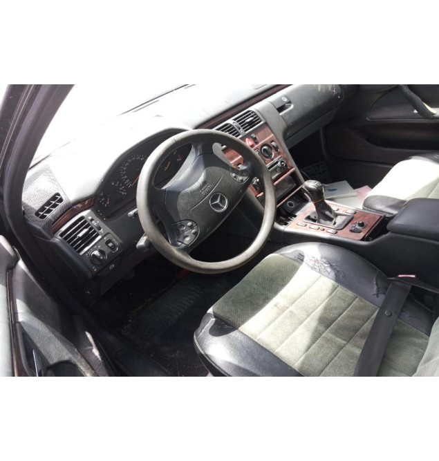 Ολόκληρο Αυτοκίνητο Mercedes-Benz E 220 W210 1998-1999