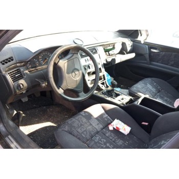 Ολόκληρο Αυτοκίνητο Mercedes-Benz E 220 Κωδ.Κινητηρα 604912 2155cc 75hp 1996-2002