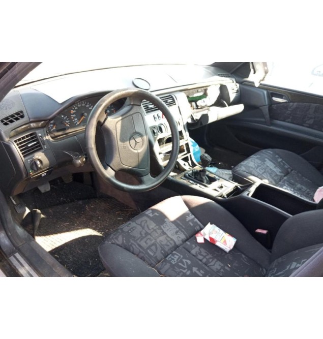 Ολόκληρο Αυτοκίνητο Mercedes-Benz E 220 Κωδ.Κινητηρα 604912 2155cc 75hp 1996-2002