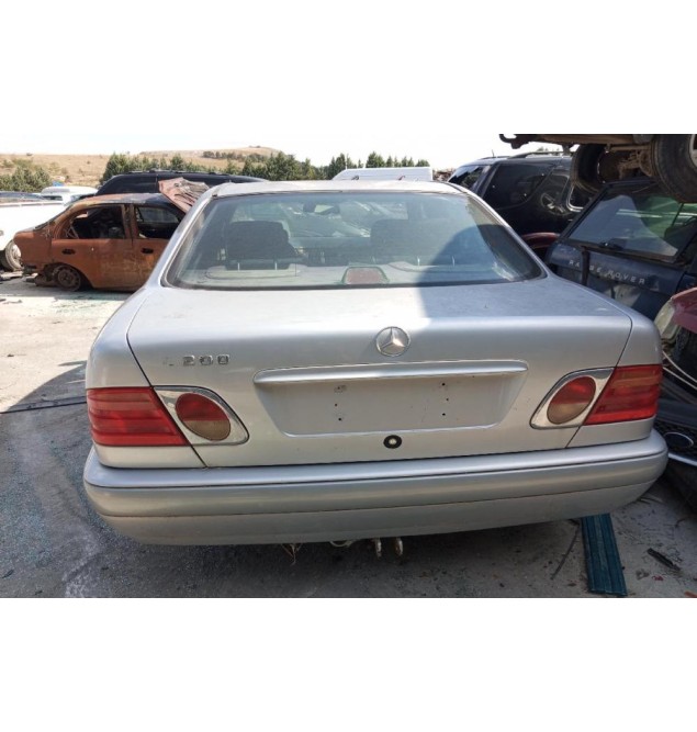 Ολόκληρο Αυτοκίνητο Mercedes-Benz W210 Κωδ.Κινητηρα 111942 2000cc 136hp 1995-2000