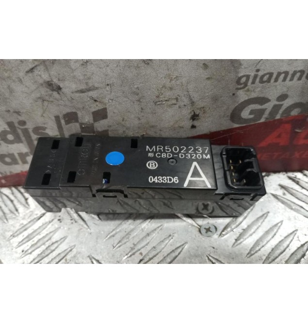 Διακόπτες Παραθυρου Εμπρος Δεξια Mitsubishi Outlander 2003-2006 MR502237