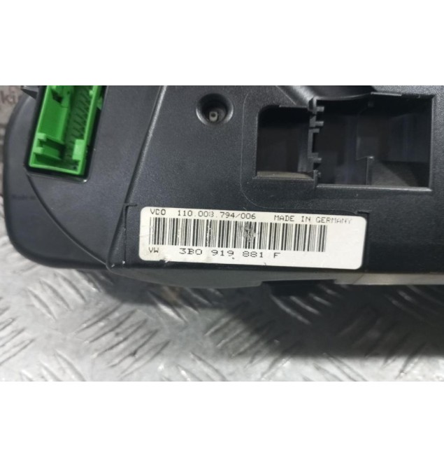 Καντράν - Κοντέρ Volkswagen Passat 1997-2000 88311245 3BO919881F 2 Φις