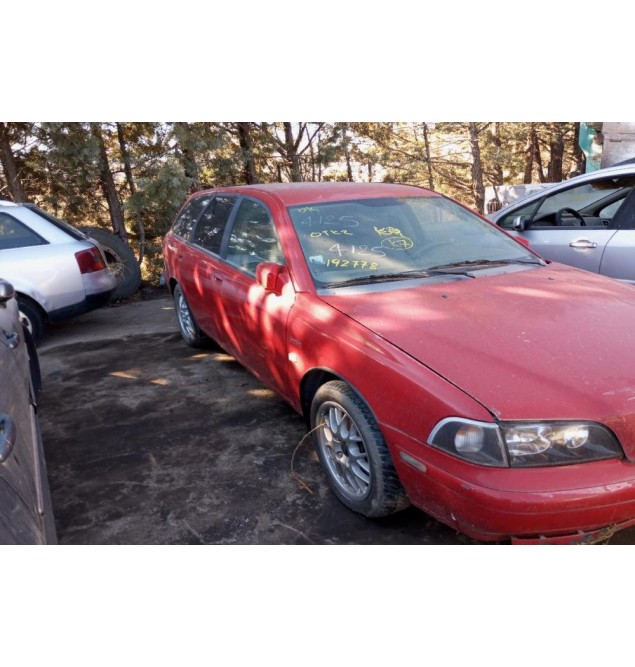 Ολόκληρο Αυτοκίνητο Volvo V40 Κωδ.Κινητηρα B4194T 1900cc 200hp 1997-2000