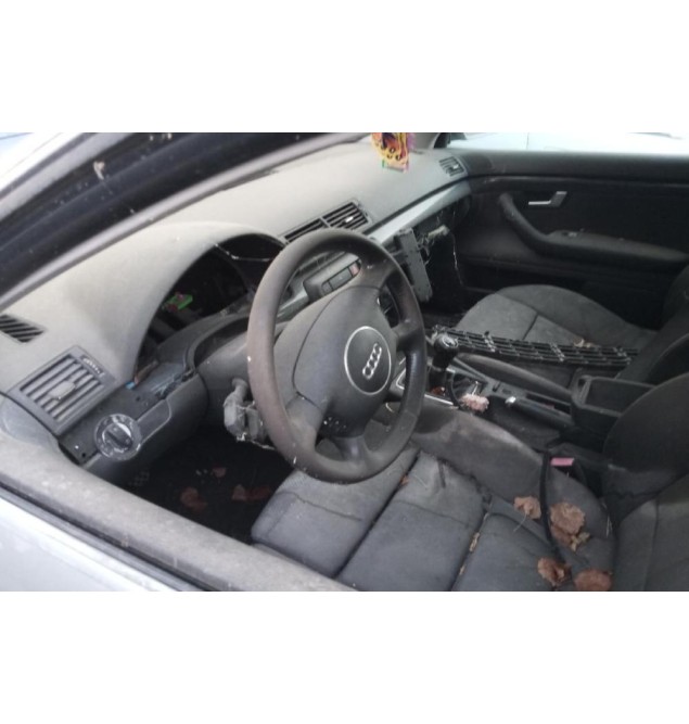 Ολόκληρο Αυτοκίνητο Audi A4 1995-2000 ΓΙΑ ΑΝΤΑΛΛΑΚΤΙΚΑ