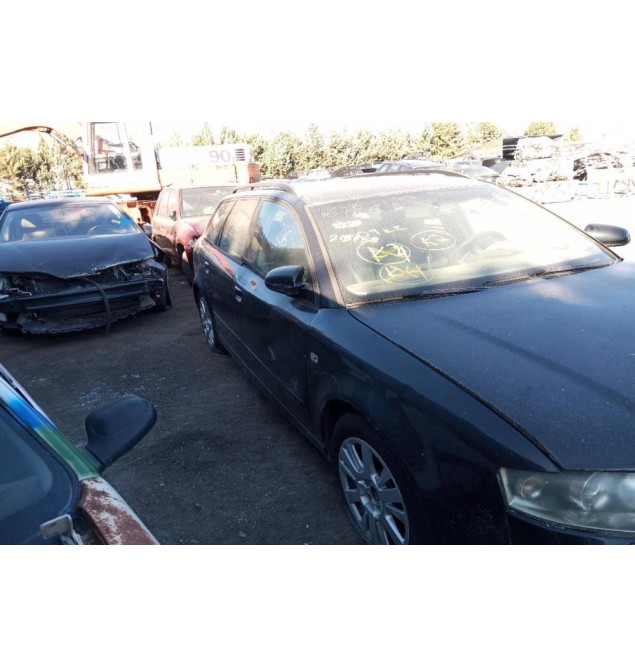 Ολόκληρο Αυτοκίνητο Audi A4 Κωδ.Κινητηρα AKE 2500cc 180hp 2000-2004 ΓΙΑ ΑΝΤΑΛΛΑΚΤΙΚΑ