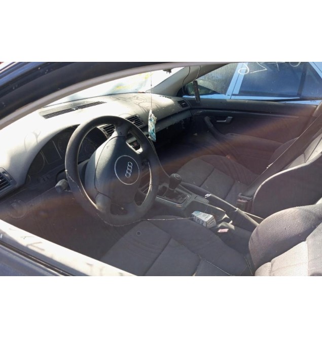 Ολόκληρο Αυτοκίνητο Audi A4 Κωδ.Κινητηρα AKE 2500cc 180hp 2000-2004 ΓΙΑ ΑΝΤΑΛΛΑΚΤΙΚΑ