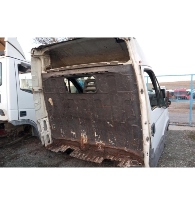 Καμπινα Iveco Κωδ.Κινητηρα 814043C 2800cc 105hp 2003-2006