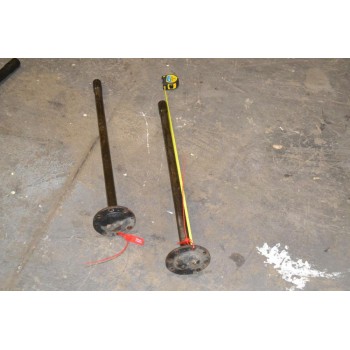 Ημιαξόνια Mitsubishi Canter - Fuso 7.5Τονο (8 Βίδες 16 Δόντια) 1998-2010 (2 Τεμαχια)