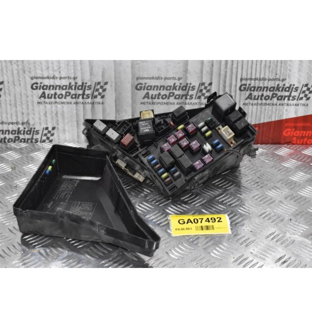 Ασφαλειοθήκη Subaru Legacy 2004-2010 MB100200B