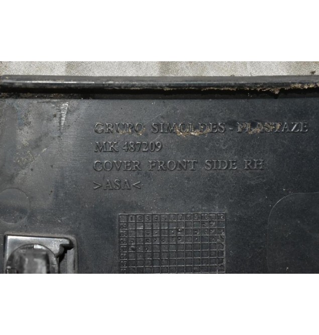 Κάλυμμα Υαλοκαθαριστήρων Δεξιό Mitsubishi Canter 2005-2015 MK487209