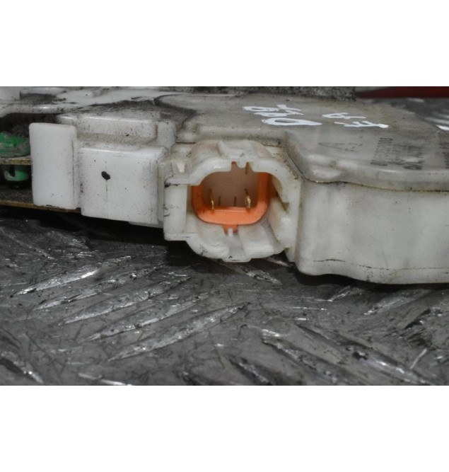 Κλειδαριά Εμπρος Αριστερή Nissan Navara D22 1998-2005 (2 pins)