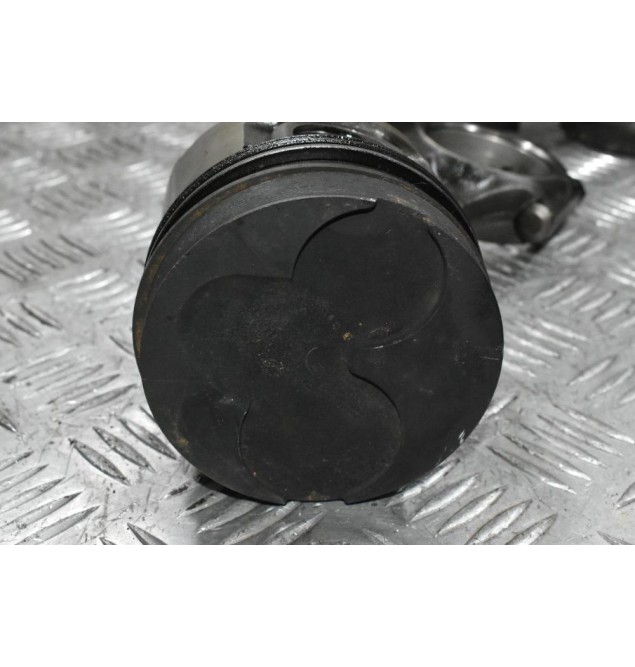 Πιστόνια + Μπιέλες Mitsubishi L200 4D56 1997-2001 (Εξωτερικη Διάμετρος 90mm) (Βαλβίδες Έξω)