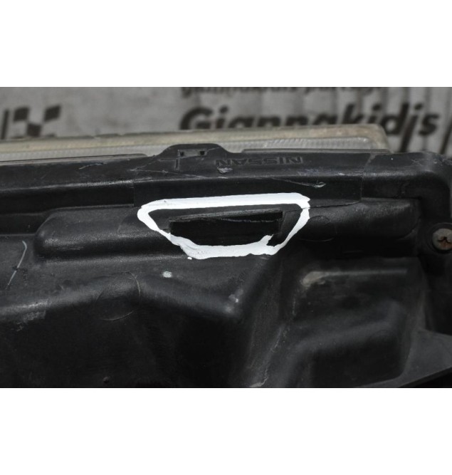 Φανάρι Εμπρός Αριστερό Nissan Navara D40/Pathfinder 2.5 dCi 4WD 2005-2022 26060-EB383 BI-XENON (Σπασμένη Η Μία Βάση)
