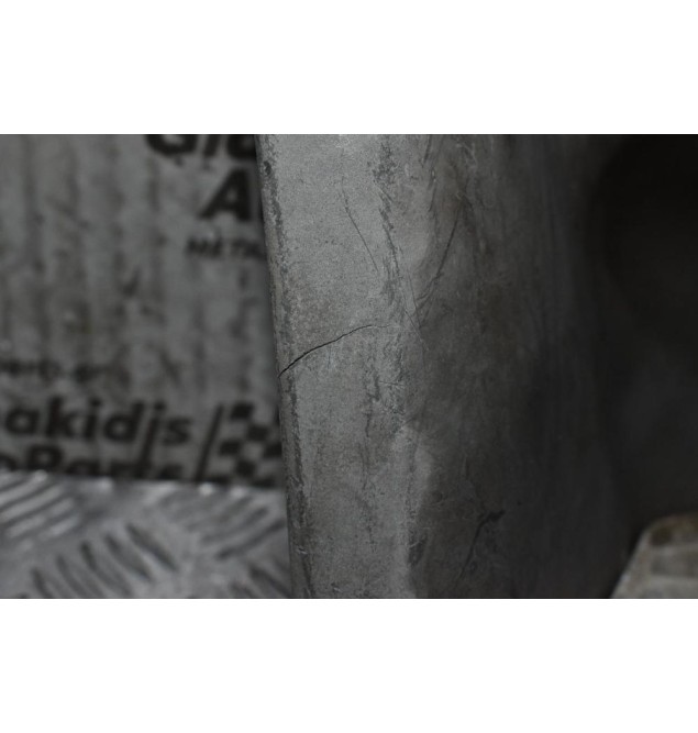 Σκαλοπάτι-Κάλυμμα Δεξιά Mitsubishi Canter 1996-2004 MC139314 Γνησιο με το αλουμινιο (Μικρό Σπάσιμο)