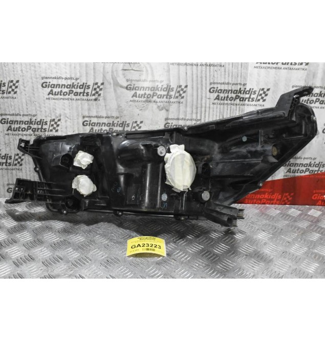 Φανάρι Εμπρός Δεξί Toyota Hilux Revo 2015-2019 (Χωρίς Ηλεκτρικό)