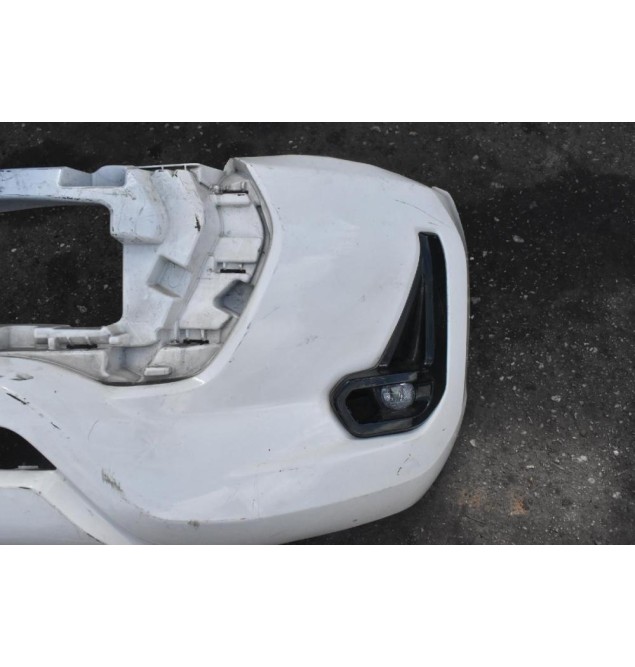 Προφυλακτήρας Εμπρός Toyota Hilux Revo 2021-2022 (Γνήσιο - Ελαφρώς Μεταχειρισμένο) (Με Προβολάκια)