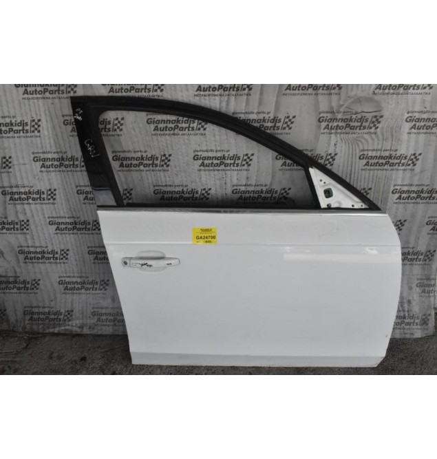 Πόρτα Εμπρός Δεξιά Audi A4 (Quatro) 2008-2012 (Με Χτύπημα)