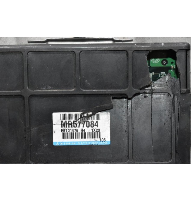 Εγκέφαλος Κινητήρα Mitsubishi L200 1997-2005 MR577084 Κ74 4D56 (ΜΕ ΣΠΑΣΙΜΟ ΣΤΟΝ ΚΕΛΥΦΟΣ)