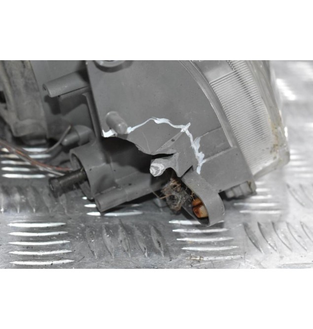 Φανάρι Εμπρός Δεξί Toyota Hiace 1997-2005 (Σπασμένη Βάση)