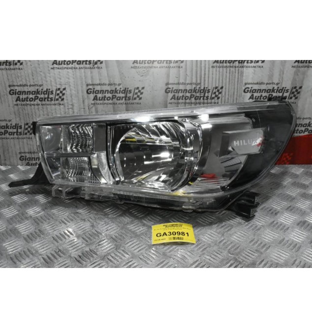 Φανάρι Εμπρός Αριστερό Toyota Hilux Revo 2015-2019 (Μηχανικό)
