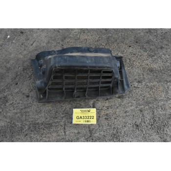 Σκαλοπάτι Δεξι Mitsubishi Canter 2006-2015 (Στενη Καμπινα) (Μικρό Ράγισμα)