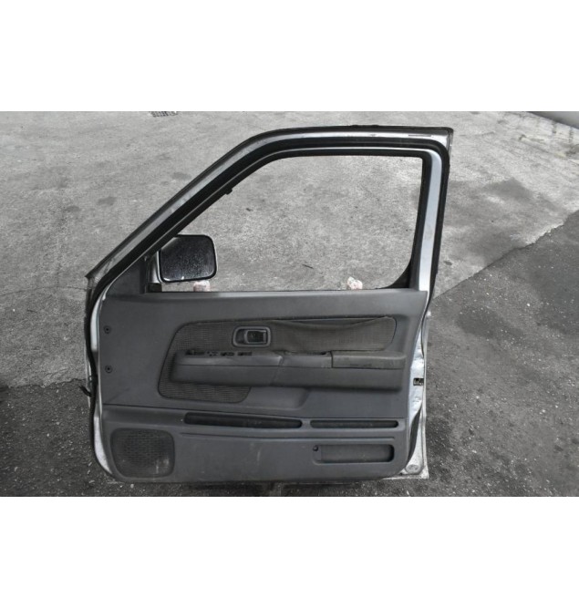 Πόρτα Nissan Navara D22 1998-2010 (Εμπρος Δεξιά)