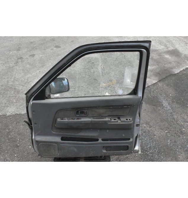 Πόρτα Nissan Navara D22 1998-2010 (Εμπρος Δεξιά)