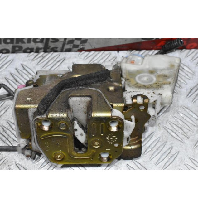 Κλειδαριά Nissan Navara D22 1998-2005 (Αριστερά, 2Pins)