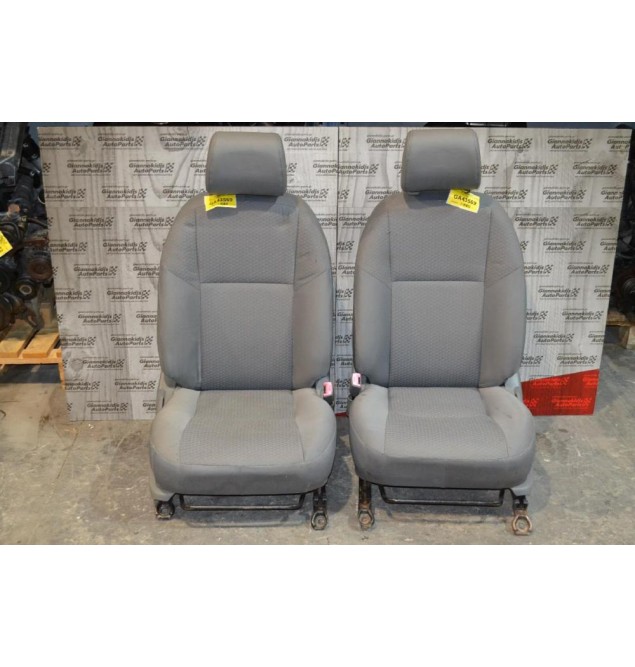 Καθίσματα (Σέτ Αριστερό-Δεξί) Toyota Hilux KUN 2005-2015