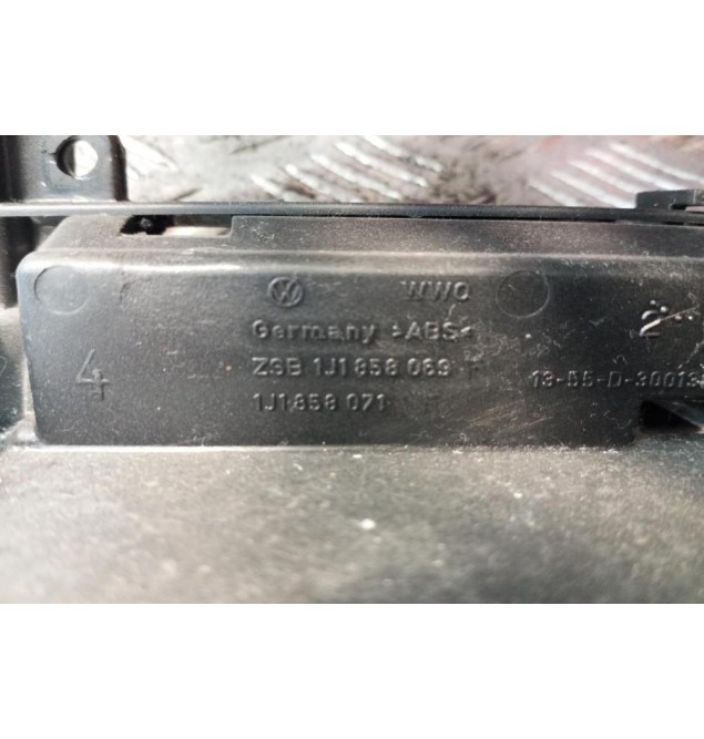 Πλασιο Κονσόλας Volkswagen Golf IV 1998-2004 1J1858071