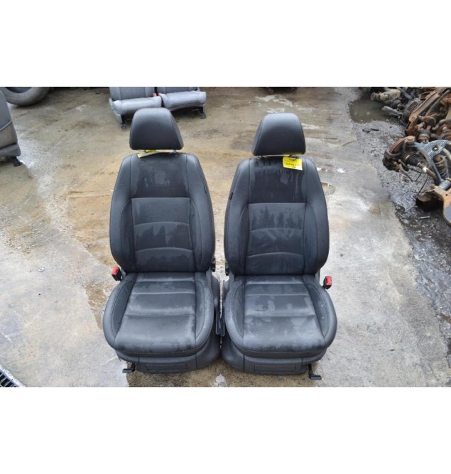 Καθίσματα (Σέτ Αριστερό-Δεξί) Volkswagen Amarok 2010-2020 Δερματινα