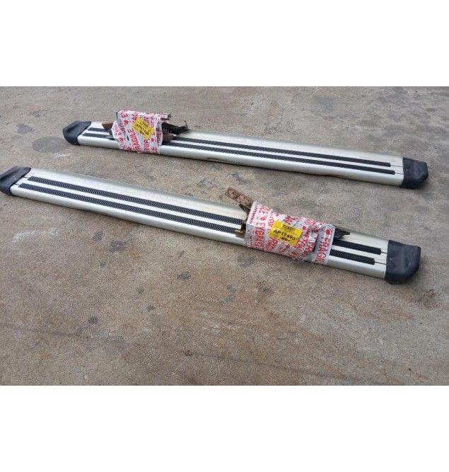 Σετ Σκαλοπατακια Με Βασεις Δεξια-Αριστερα Toyota RAV 4 2003-2006