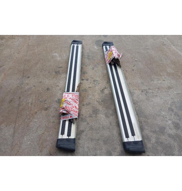 Σετ Σκαλοπατακια Με Βασεις Δεξια-Αριστερα Toyota RAV 4 2003-2006