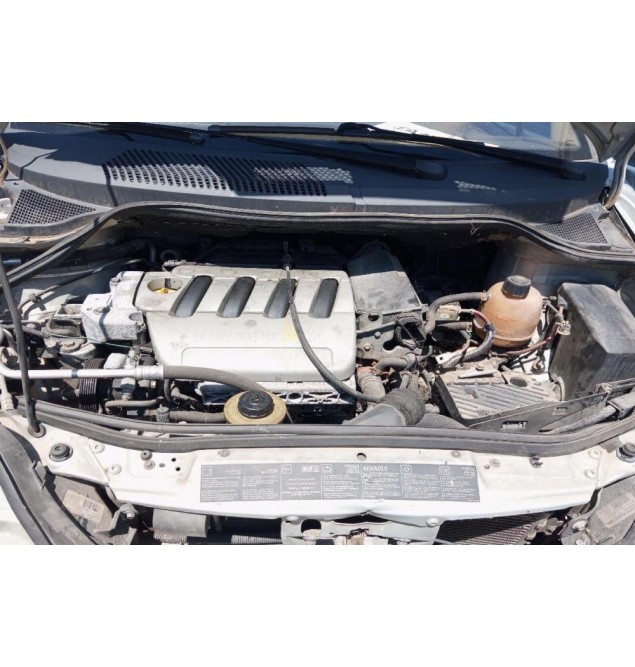 Ολόκληρο Αυτοκίνητο Renault Megane Scenic Κωδ.Κινητηρα K4M (701) 1600cc 107hp 2003-2008