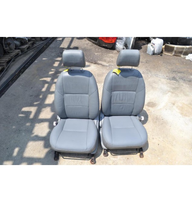 Κάθισματα Toyota Hilux KUN 2005-2014 ΔΕΡΜΑ
