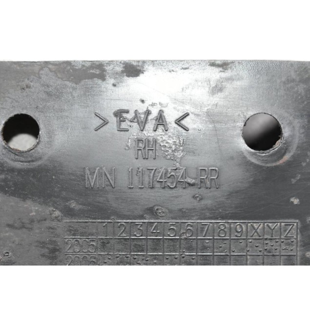 Λασπωτήρες Πίσω Δεξία / Αριστερά Mitsubishi L200 2005-2012 MN117454RR MN117453RR (Γνήσιοι)