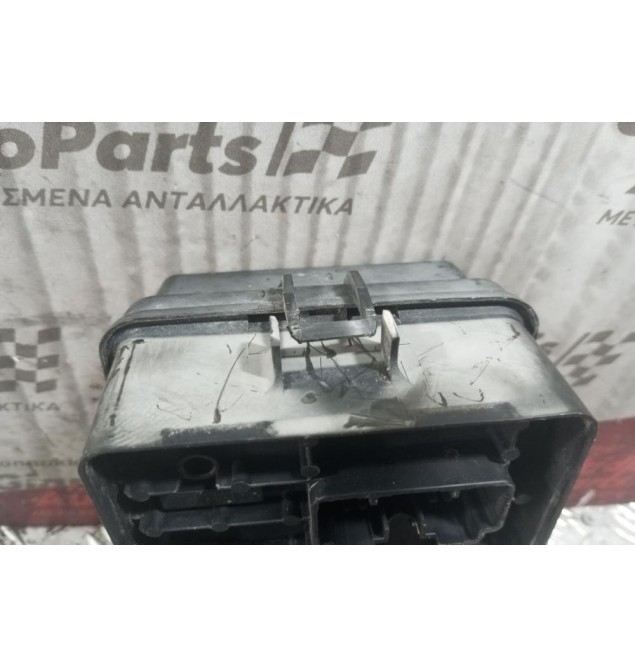 Ασφάλειες - Ασφαλειοθήκη Chevrolet Lacetti 2003-2007 J200AH *Σπασιμο στην μια μερια