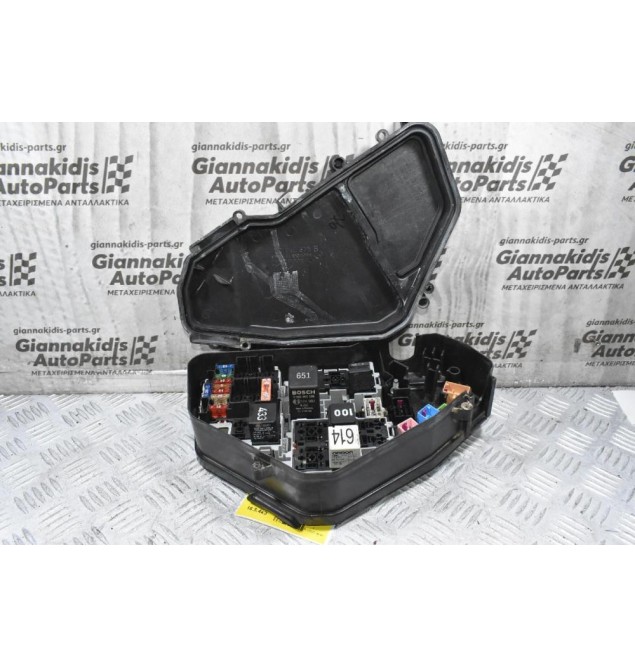 Ασφαλειοθήκη / Θήκη Ρελέ Porsche Cayenne 958 2010-2018 7P0937576B 7P0937576A (Γνήσια) (Volkswagen Touareg)