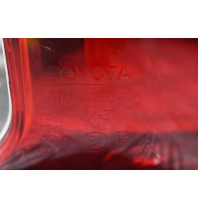 Φανάρι Πίσω Δεξια Toyota Hilux Revo 2015-2019 (Γνήσιο)
