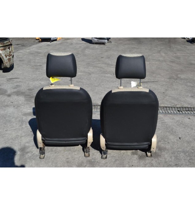 Καθίσματα (Σέτ Αριστερό-Δεξί) Toyota Hilux KUN 2005-2015 (Ανακατασκευής)