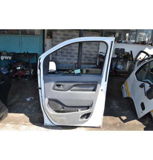Πόρτα Εμπρός Δεξια Opel Vivaro 2014-2019 (Χωρίς Καθρέφτη)