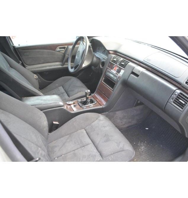Ολόκληρο Αυτοκίνητο Mercedes-Benz E 200 W210 Αρ.Κινητήρα 111.942 1995-2000