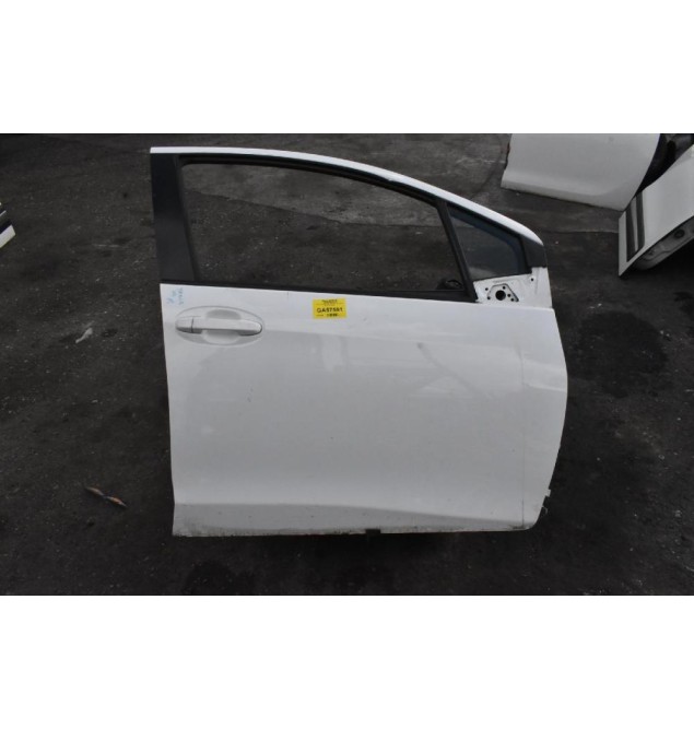 Πόρτα Εμπρος Δεξια Toyota Yaris 2011-2014 XP130 5Θυρο (Με χτύπημα) (Χωρίς Καθρέφτη)