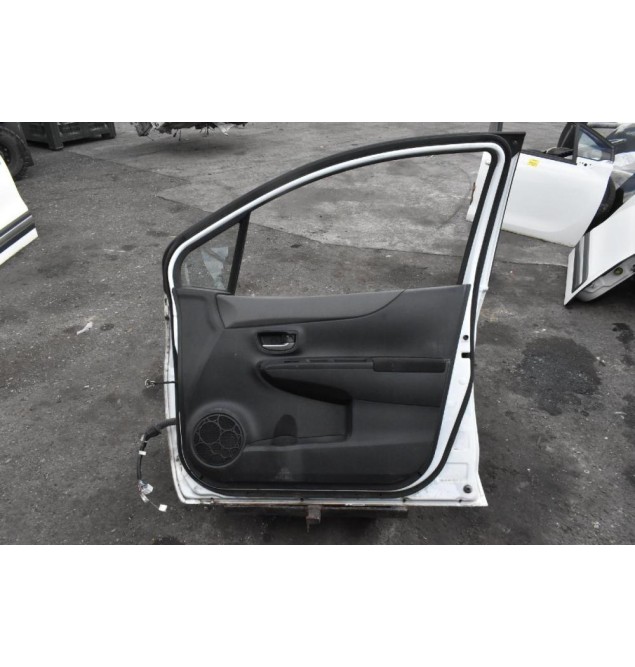 Πόρτα Εμπρος Δεξια Toyota Yaris 2011-2014 XP130 5Θυρο (Με χτύπημα) (Χωρίς Καθρέφτη)