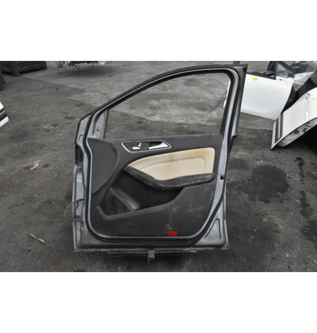 Πόρτα Mercedes-Benz B180 W246 2011-2019 Εμπρος Δεξια (Χωρίς Καθρέφτη) (Με Χτύπημα)