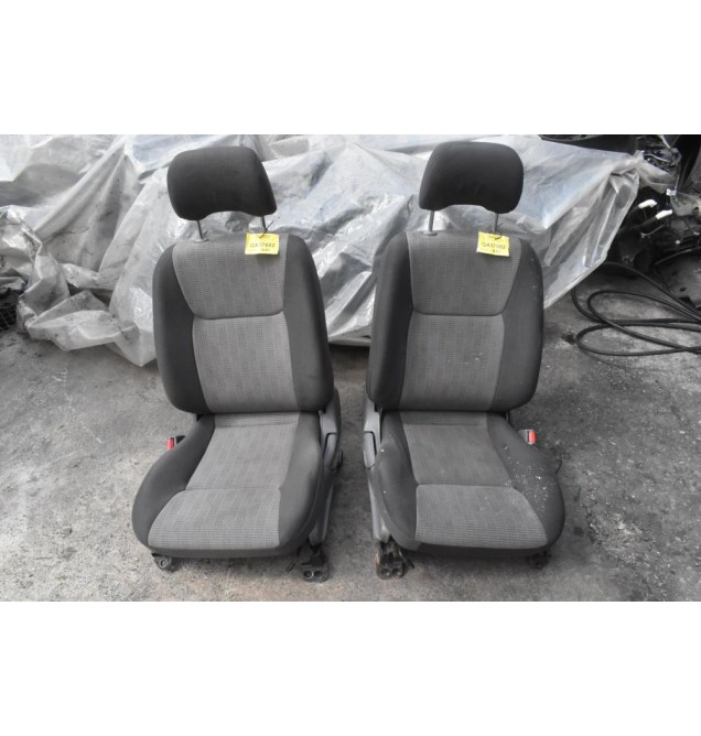 Καθίσματα (Σέτ Αριστερό-Δεξί) Nissan Navara D22 1998-2005