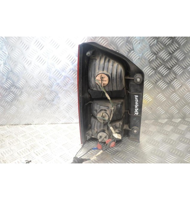 Φανάρι Πίσω Δεξιά Nissan Pathfinder 2005-2010 220-16550 (Γνήσιο)