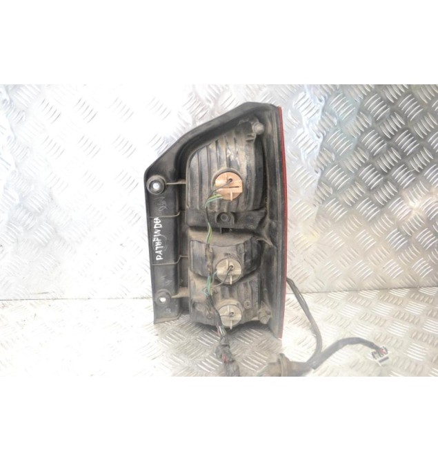 Φανάρι Πίσω Αριστερό Nissan Pathfinder 2005-2010 220-16550 (Γνήσιο)